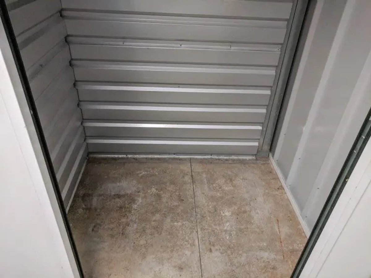 2 x 3 Closet in Lehi, Utah